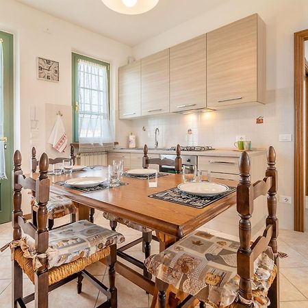 Casa Vacanze Dalla Ci Capezzano Pianore المظهر الخارجي الصورة