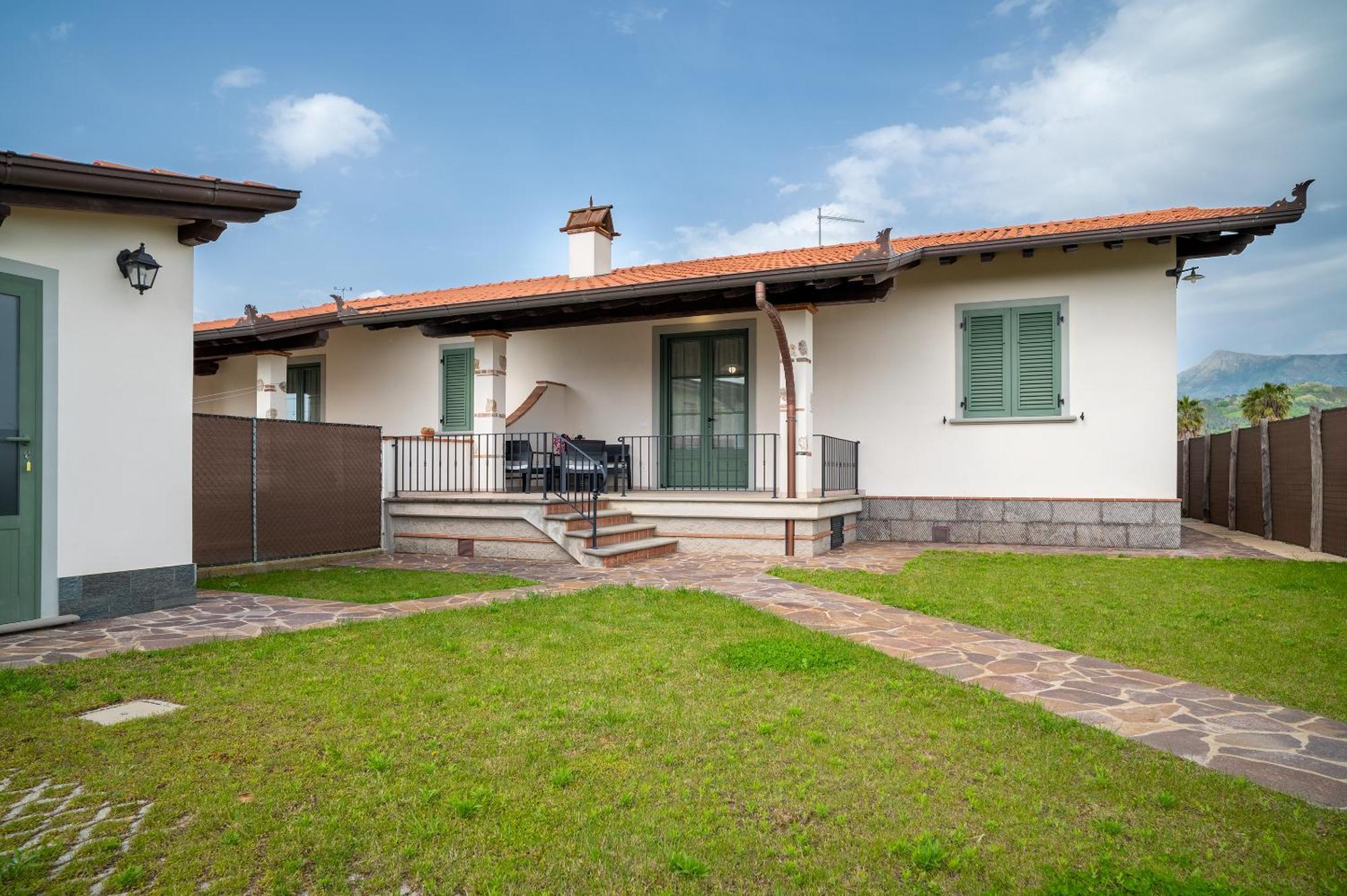 Casa Vacanze Dalla Ci Capezzano Pianore المظهر الخارجي الصورة